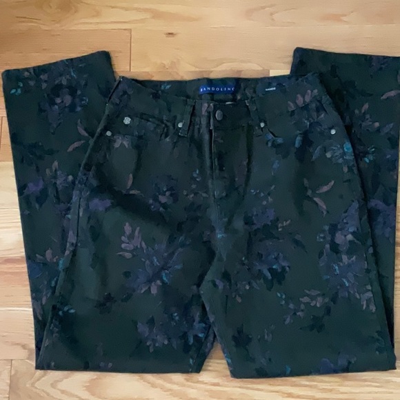 Bandolino Jeans - Picture 3 of 11